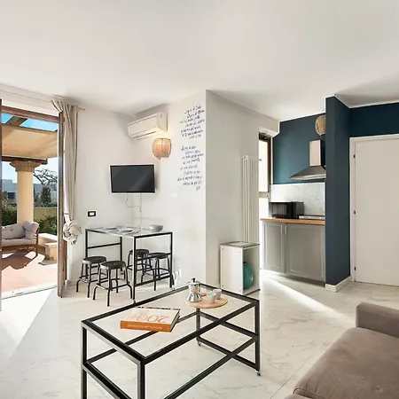 Splendido Monolocale Con Spazioso Giardino E Veranda A 500 Mt Dal Mare